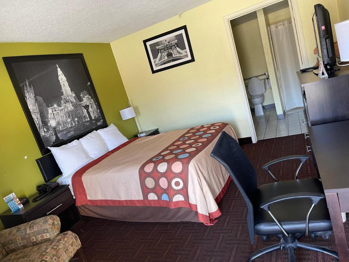 Royal Inn Белмор Екстериор снимка